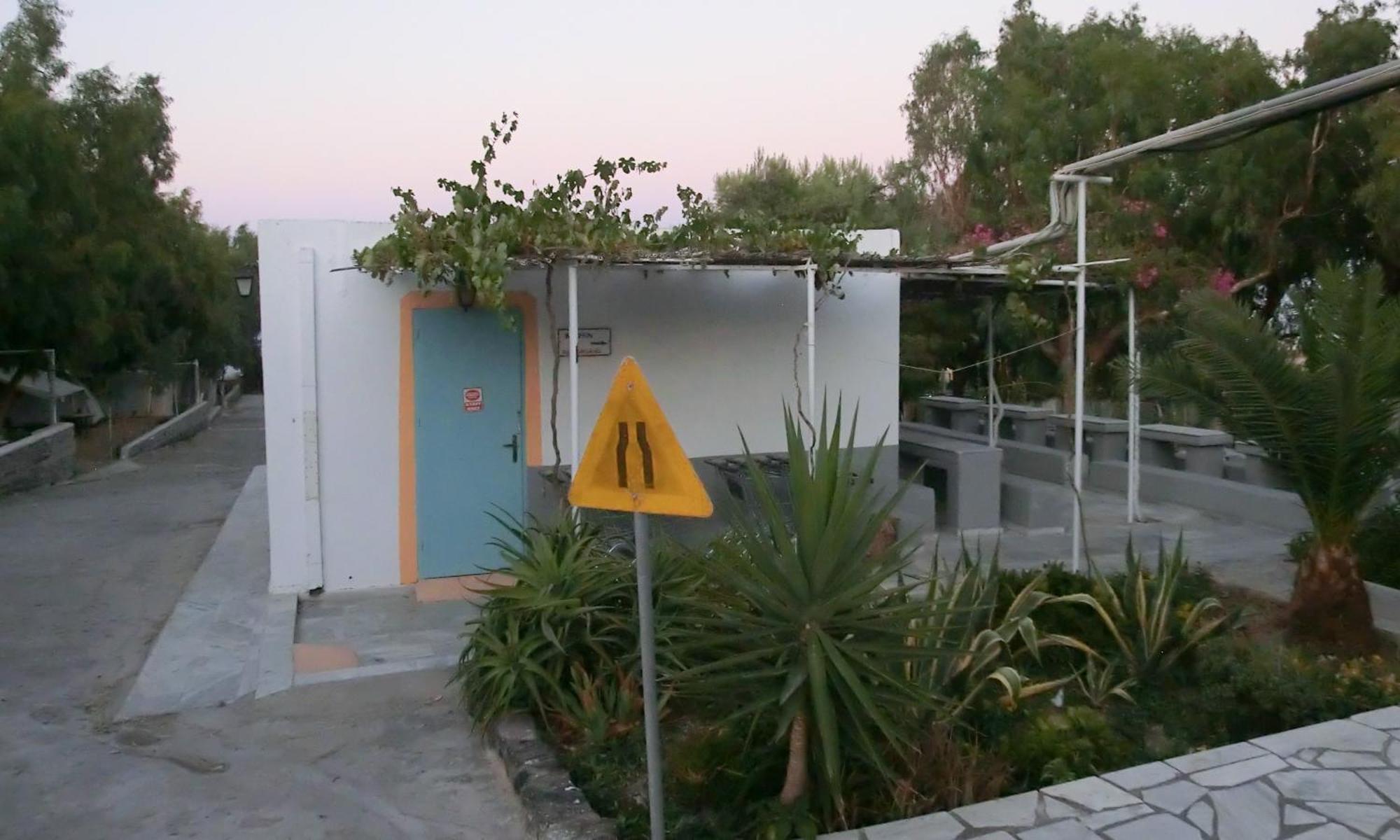 Santorini Camping & Hostel Fira  Eksteriør billede
