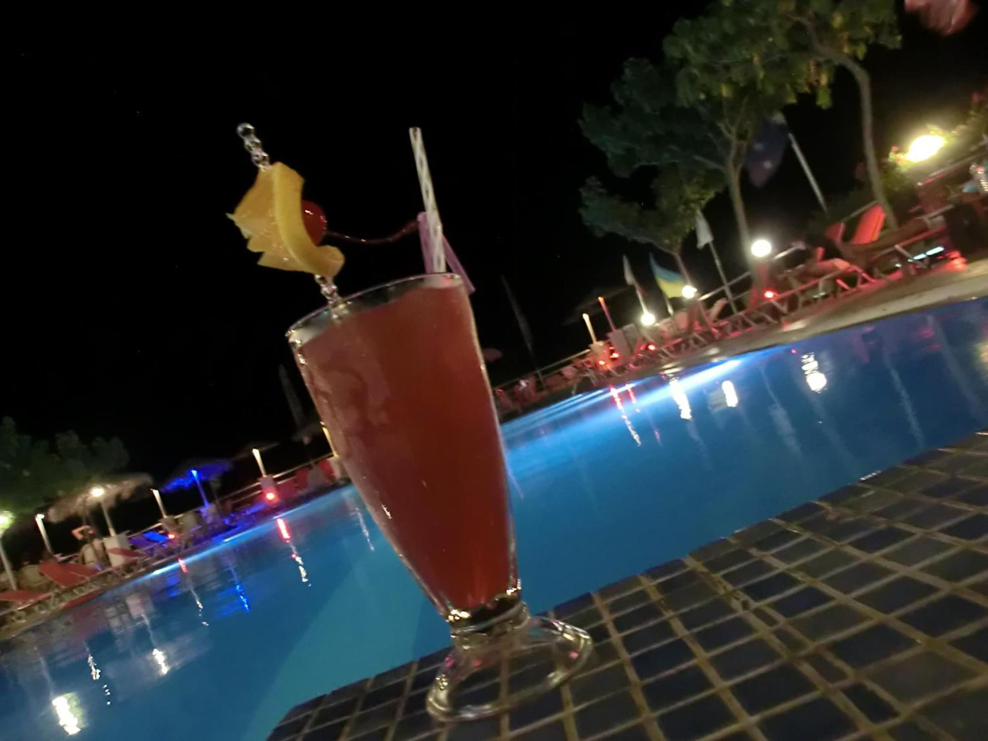 Santorini Camping & Hostel Fira  Eksteriør billede